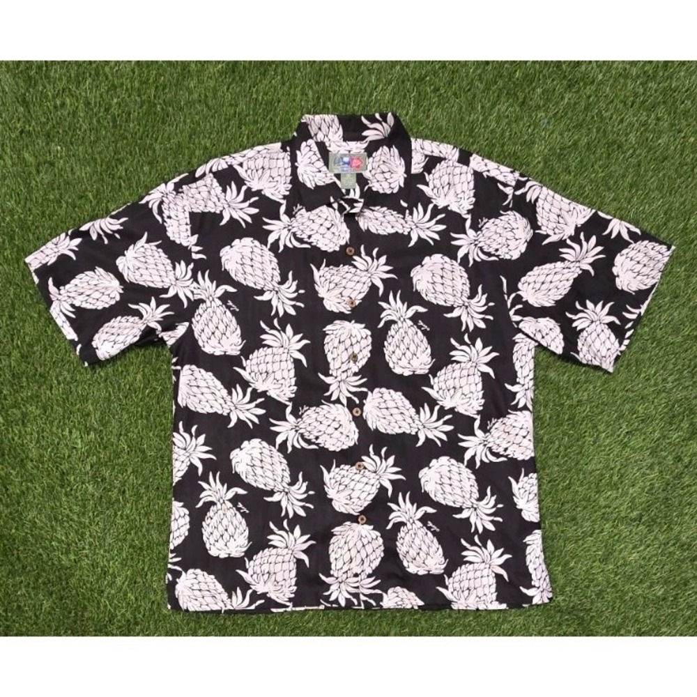 Hilo Hattie Hawaiian Shirt Mens Medium M Black White Pineapple 100% Silk Aloha